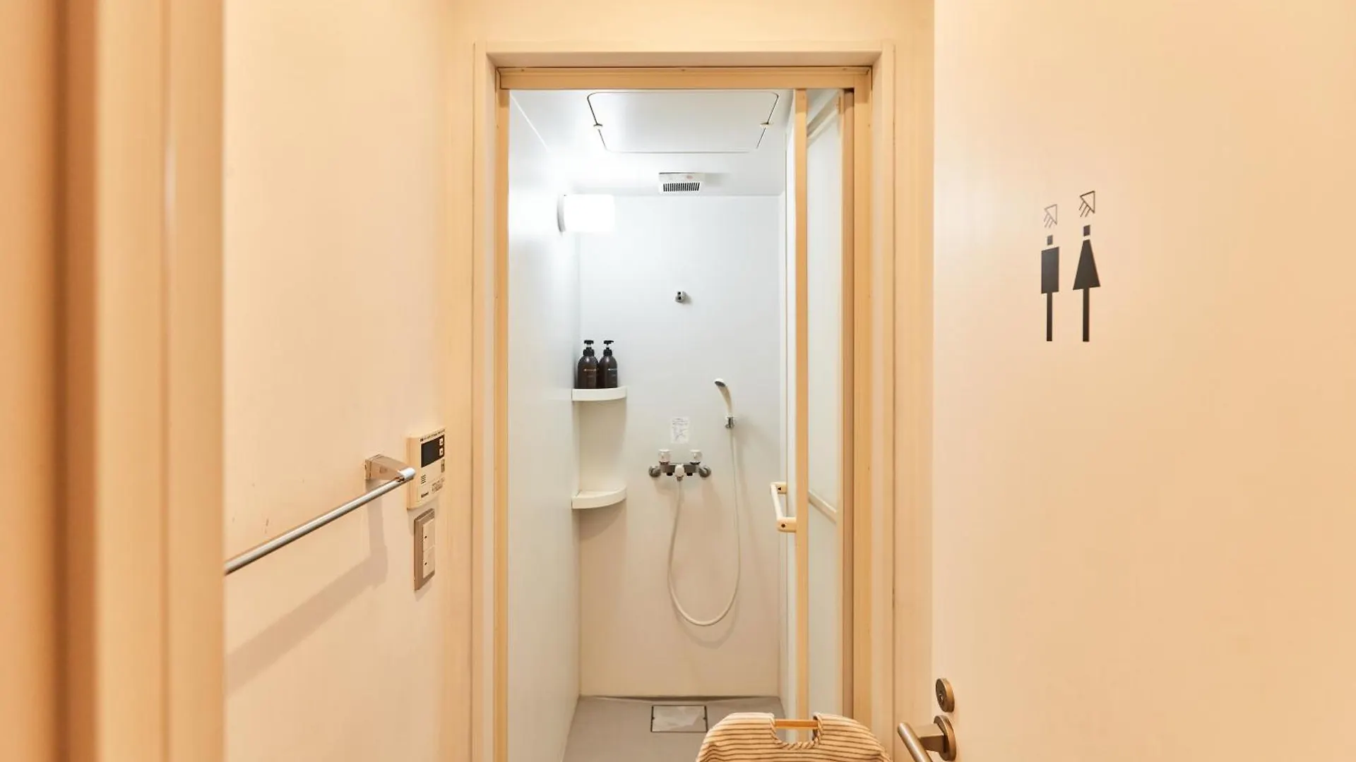 Tora Hotel Asakusa Tokio Japón