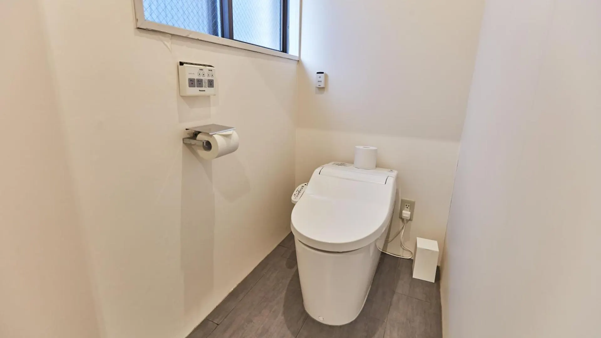 Tora Hotel Asakusa Tokio Japón